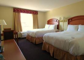 Days Inn & Suites by Wyndham Thompson 4