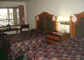 Econo Lodge Waupaca 5