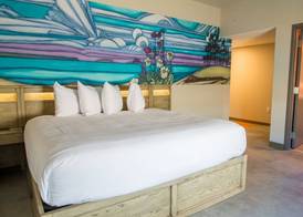 The Arts Hotel 3