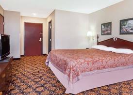 Super 8 by Wyndham Evansville North 5