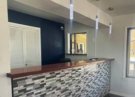 Xecutive Inn and Suites 2