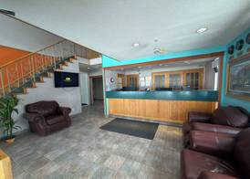 Howard Johnson by Wyndham Fort St. John 3