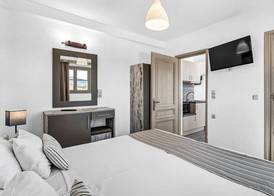 Evina Rooms & Suites 3