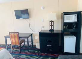 Americas Best Value Inn Elm Creek 2