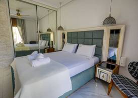 Beach Walk Luxury Suites 3