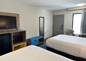 Days Inn by Wyndham Valdosta I-75 4