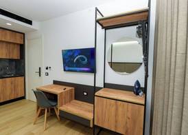Kevin's ApartHotel 5