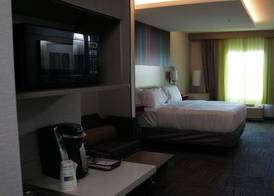 Holiday Inn Express & Suites SHIPPENSBURG by IHG 4