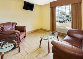 Baymont by Wyndham Beloit 2