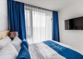 Blue Spring Hotel 5