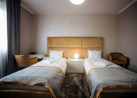 Royal Class Hotel 5
