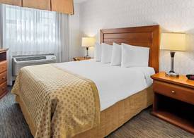 Best Western PLUS Langley Inn 5