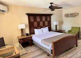 Bolongo Bay Beach Resort 4