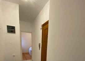 Modern, centrally located apartment 5
