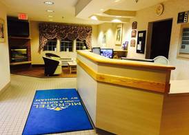 Microtel Inn & Suites by Wyndham Syracuse Baldwinsville 4
