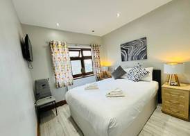 Spacious 6 Bed House in Wembley 4