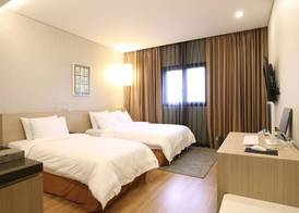 Hotel Clover 4