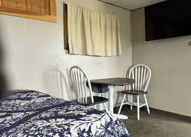Mount Blue Motel 5