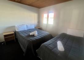 Pinewood Motels 5