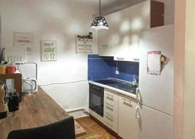 Apt - Sleeps 5 - Pool - Parking 5