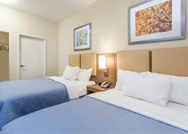 Days Inn by Wyndham Brooklyn Crown Heights 3