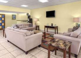 Days Inn by Wyndham Shelby 3