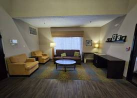 SureStay by Best Western Summerville Flowertown 5
