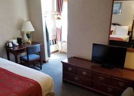 Ramada by Wyndham Flemington 5