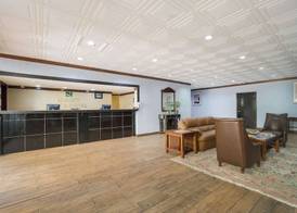 Quality Inn & Suites Conference Center Statesboro Historic District 5