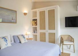 The Sea Club 4