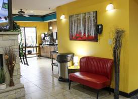 Parkwood Inn & Suites 2