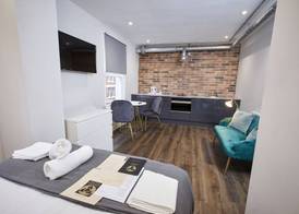 Three Cranes Serviced Apartments 4