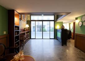 Walled off Hotel Paris 4