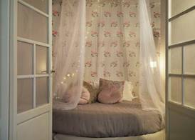 Bright Romantic Retreat in Florence 5