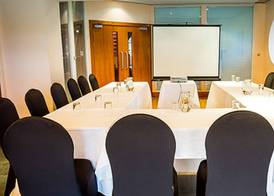Crowwood Hotel and Alba Restaurant 2