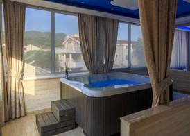 Hotel Maksim 5