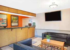 Howard Johnson by Wyndham Salem 2