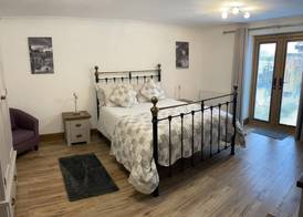 Grove Barn Bed and Breakfast 4