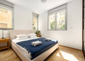Gordon Beach Bright Stay by Sea N' Rent 5
