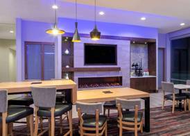 La Quinta Inn & Suites by Wyndham Greensboro Arpt High Point 3