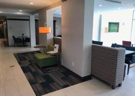 Holiday Inn Express & Suites ROCHESTER-VICTOR by IHG 4