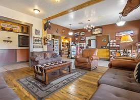 Broken Spur Inn & Steakhouse 5