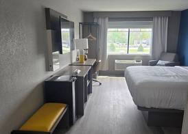 Rodeway Inn 5