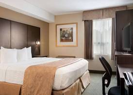 Days Inn by Wyndham Renfrew Conference Centre 3