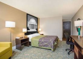 Super 8 by Wyndham Waldorf 4