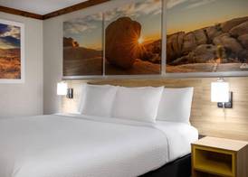 Days Inn by Wyndham Suites Fredericksburg 5