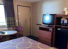 Super 8 by Wyndham Vancouver East 5