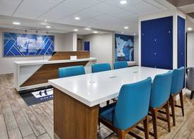 Holiday Inn Express & Suites Eden Prairie - Minneapolis by IHG 4