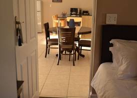 Caulfield Self Catering Apartment #SOLAR ENERGY - NO LOADSHEDDING 5