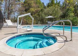 Creekside Inn & Suites 2